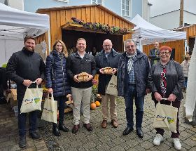 2025-10-14-Naturmarkt-Deining-Gruppenbild