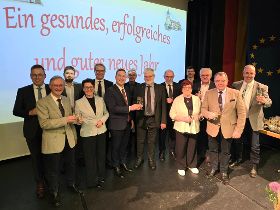 2026-01-Neujahrsempfang-Anstoß-Bürgermeister