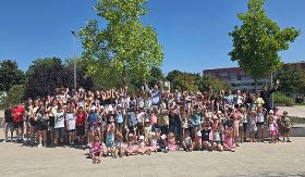 FEPRO-Kindernachmittag-Volksfest-Gruppenfoto